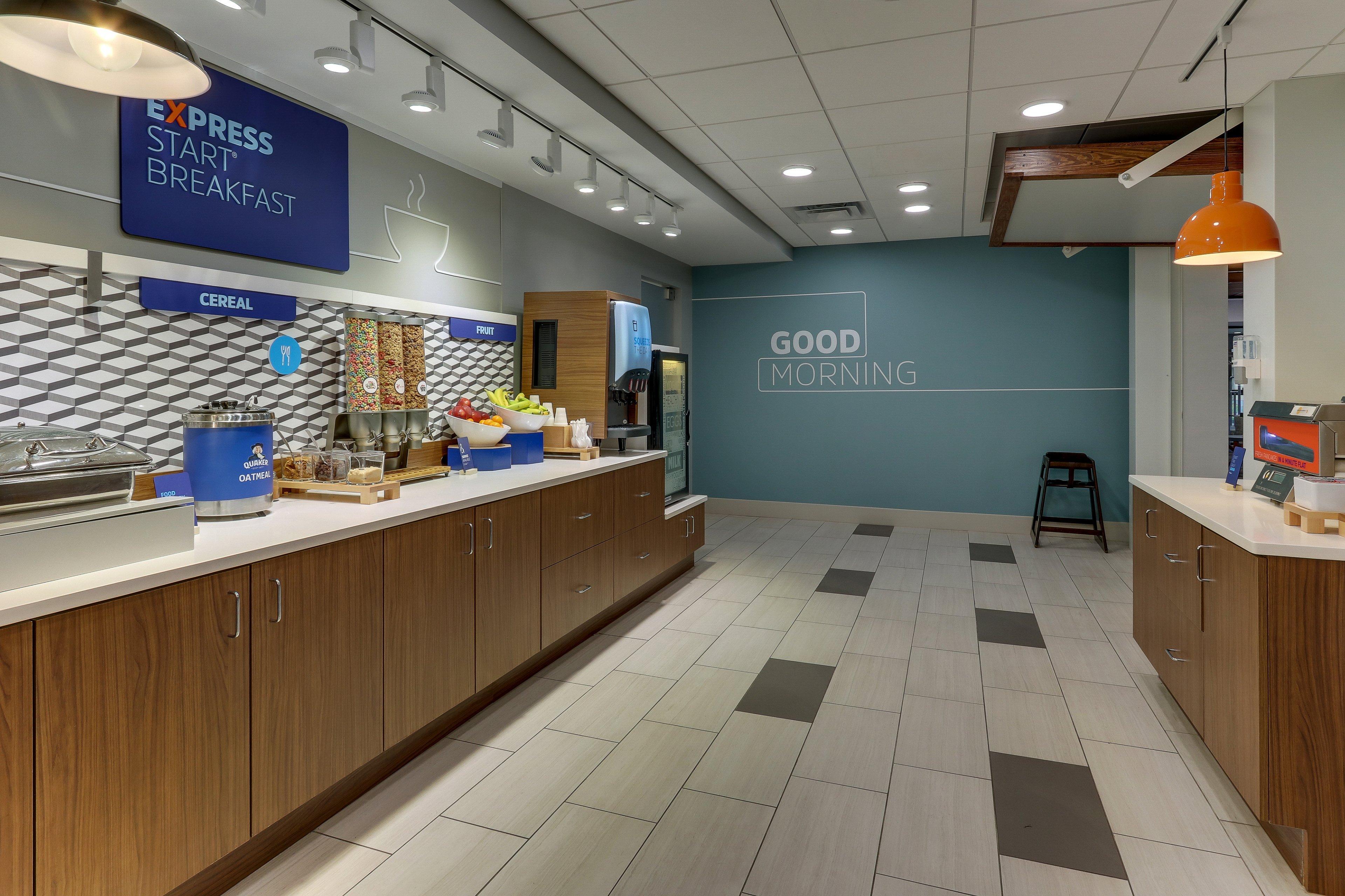 Holiday Inn Express & Suites Troy By Ihg Exterior foto